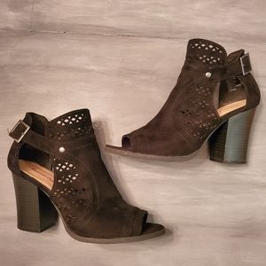 EUC Open Toe Chunky Heel Open Side Ankle Bootie